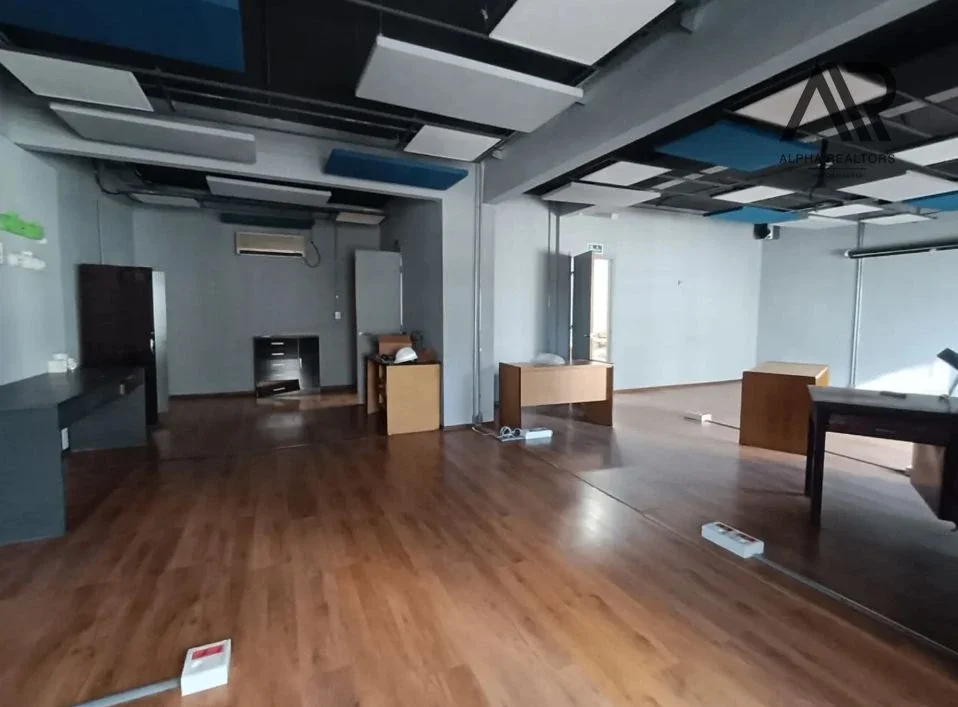 Alquiler de Local Comercial con Oficinas sobre Bulevar Artigas Acceso Vehicular - Imagen 2