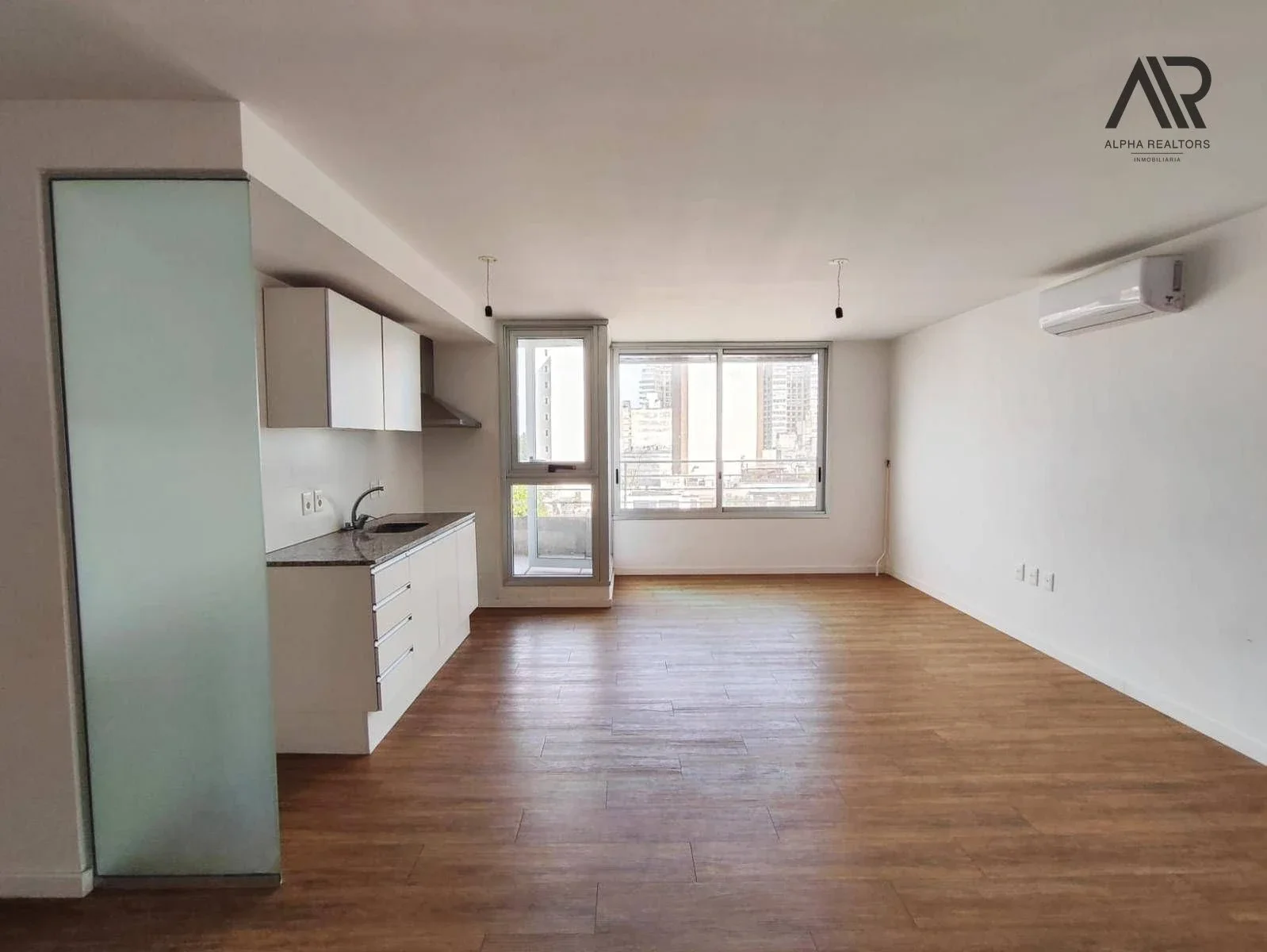 Venta de apartamento de 3 dormitorios con terraza RENTADO en La Blanqueada - Imagen 2