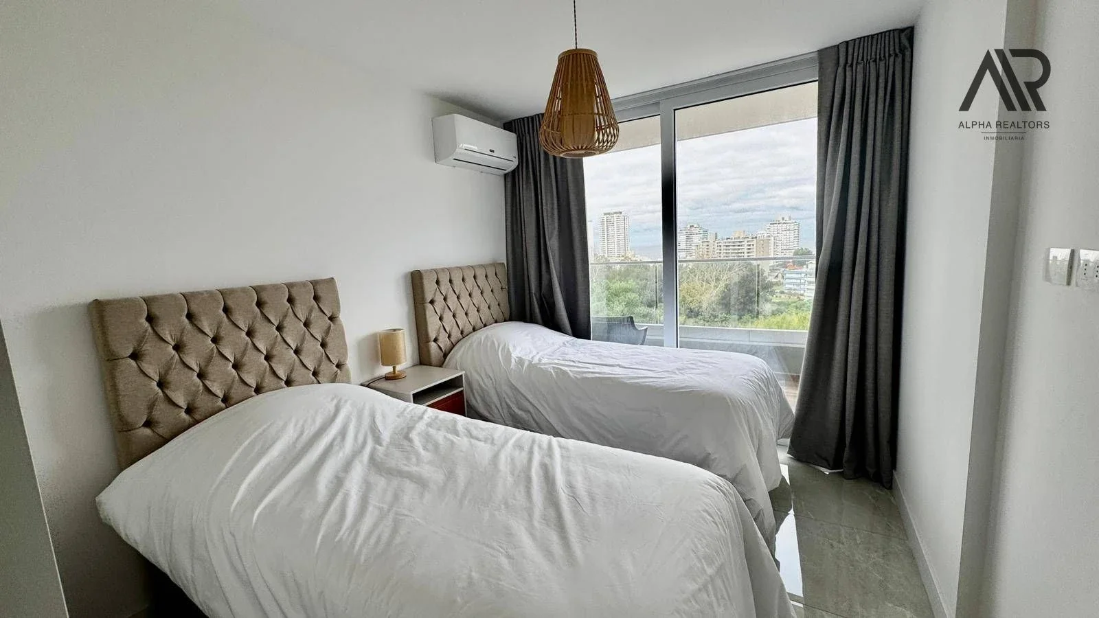 Apartamento en venta c/ cochera en Playa Brava - Imagen 3