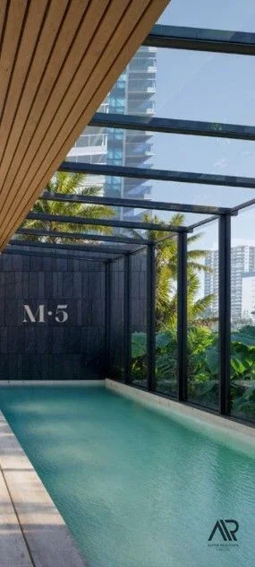 Apartamento de 2 dormitorios con terraza al frente a pasos del mar. Playa Mansa. - Imagen 3