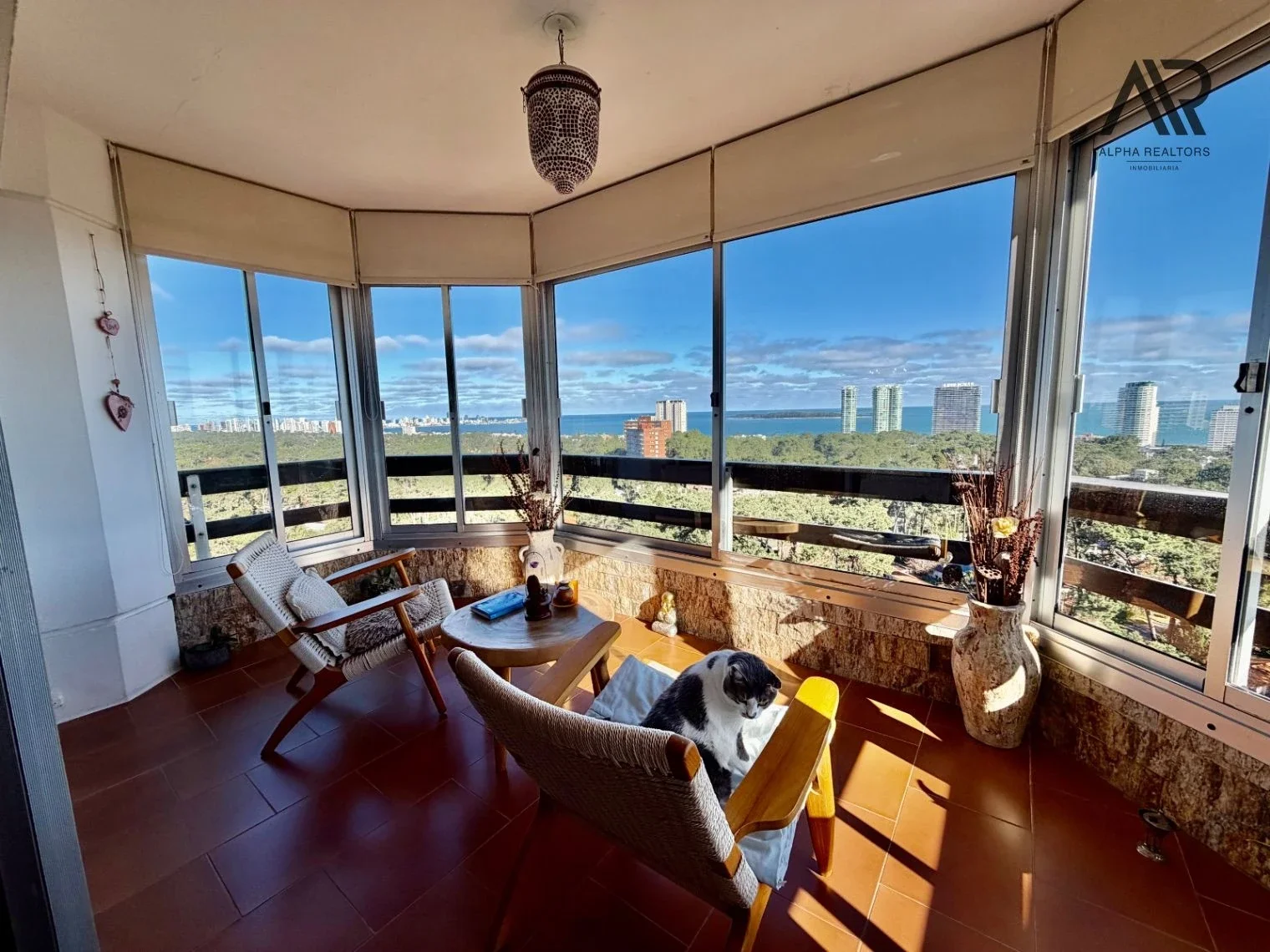 Apartamento en venta c/ cochera en Cantegril - Imagen 4
