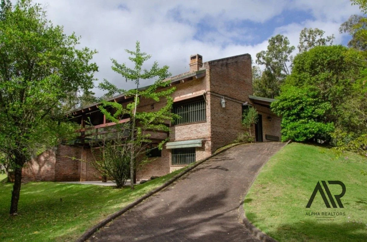 Venta Casa 3 dormitorios, 2 baños, gran terreno en Bella Vista - Imagen 1