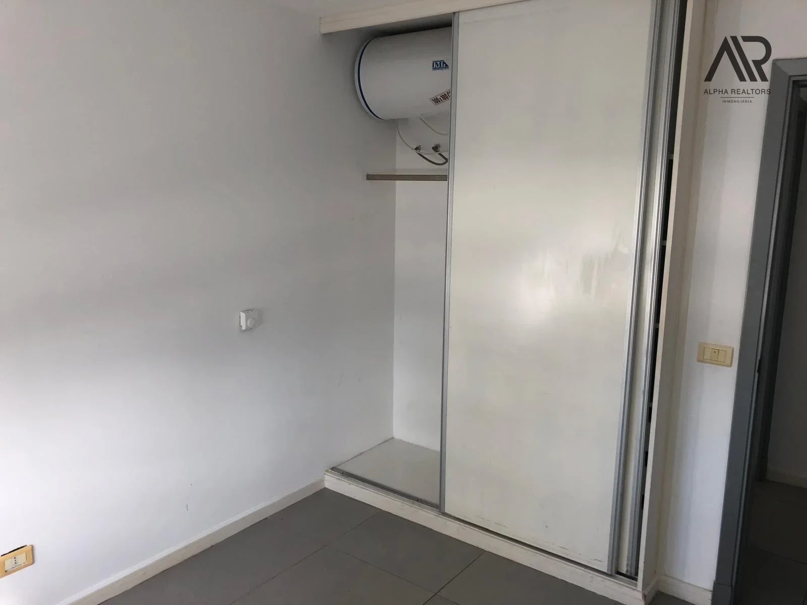 Apartamento en venta c/ cochera en La Pastora - Imagen 2