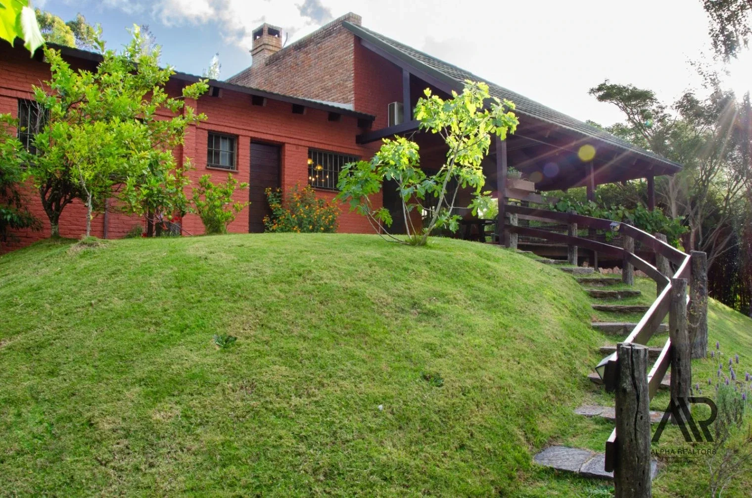 Venta Casa 3 dormitorios, 2 baños, gran terreno en Bella Vista - Imagen 2