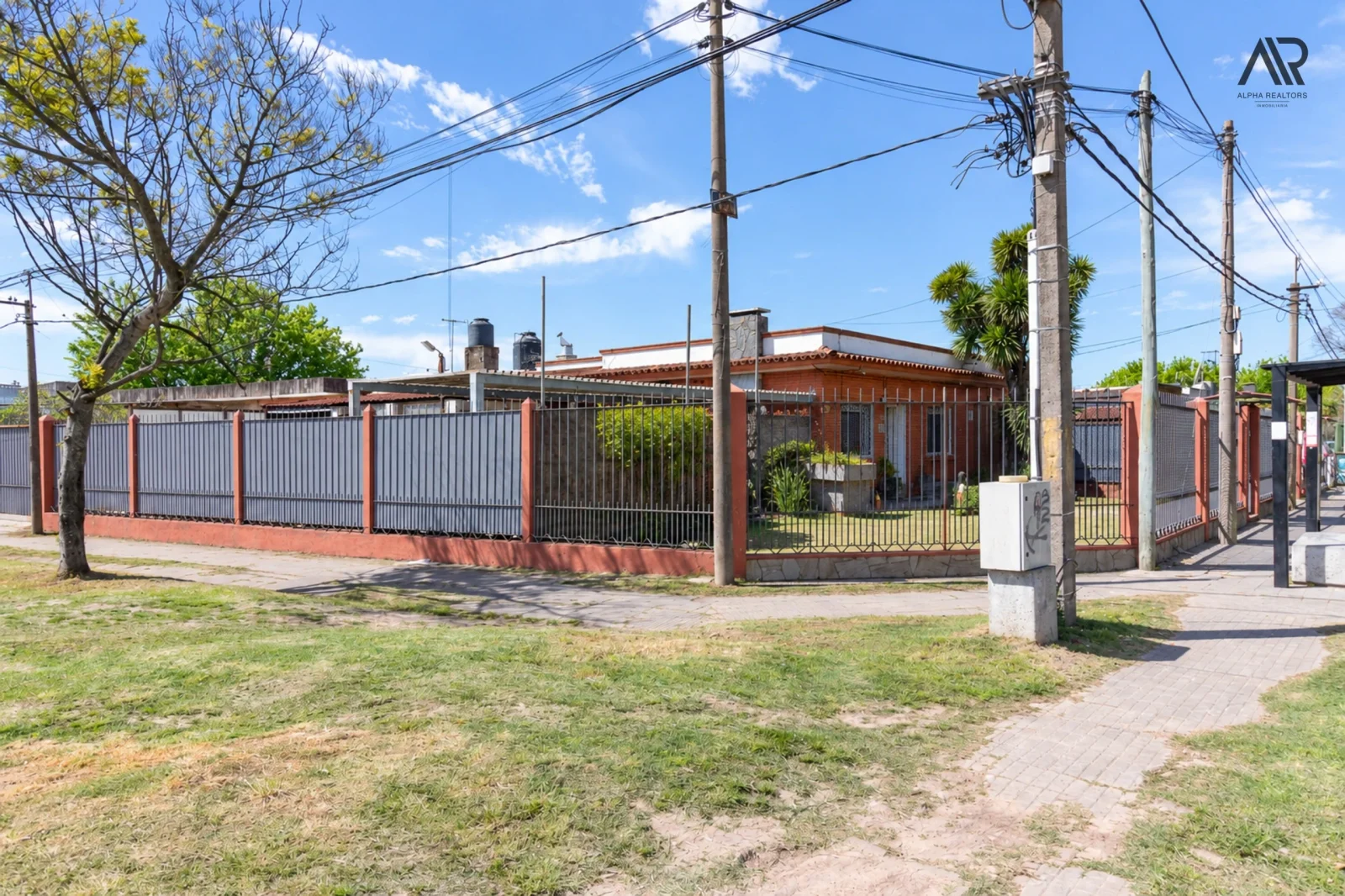 Casa en venta de 3 dormitorios c/ cochera en Ituzaingó - Imagen 1