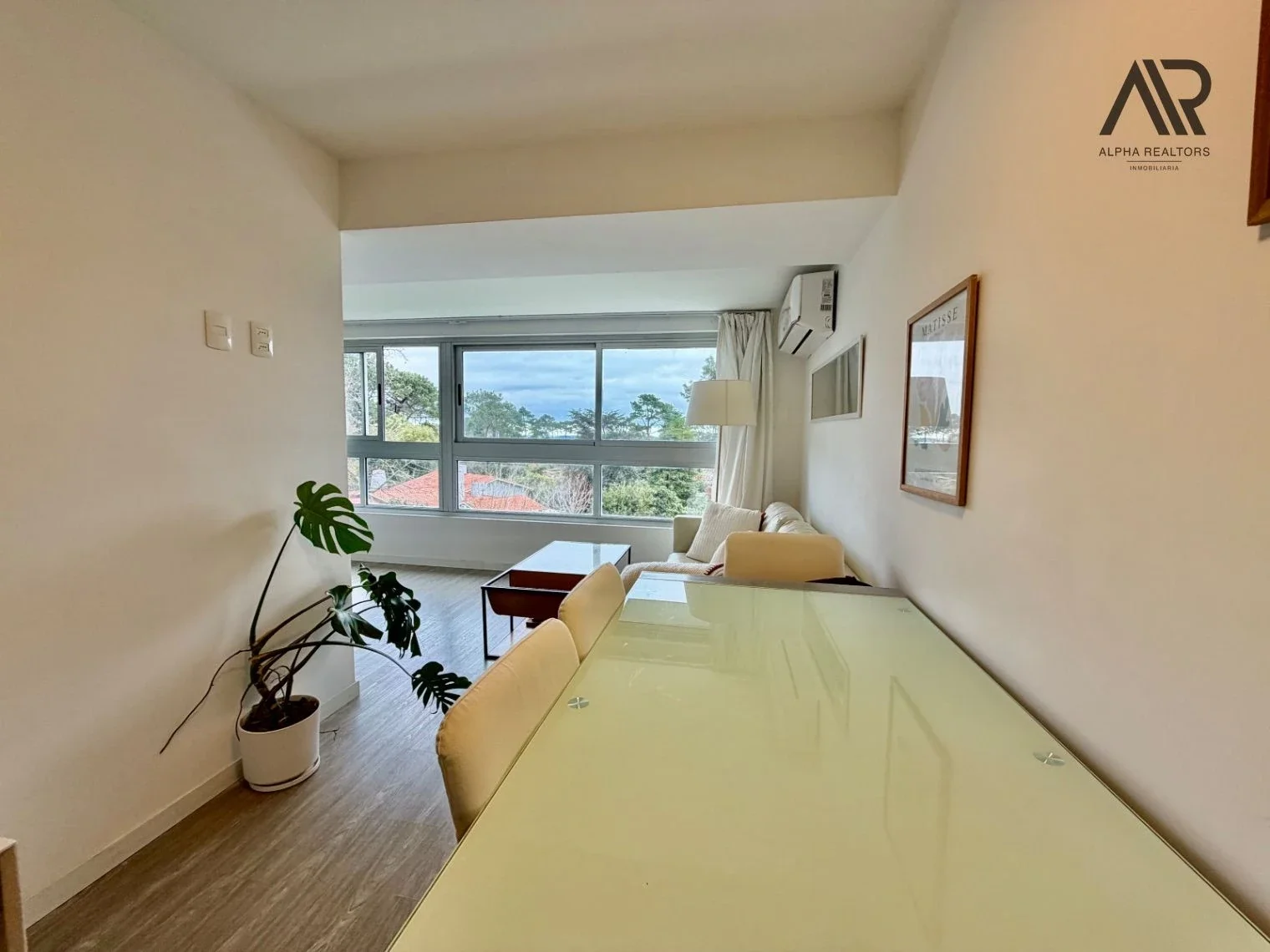 Apartamento en venta c/ cochera en Cantegril - Imagen 2