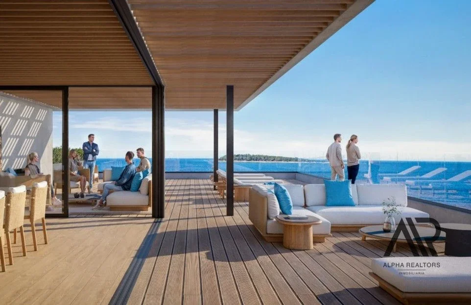 Apartamento de 2 dormitorios con terraza al frente a pasos del mar. Playa Mansa. - Imagen 1