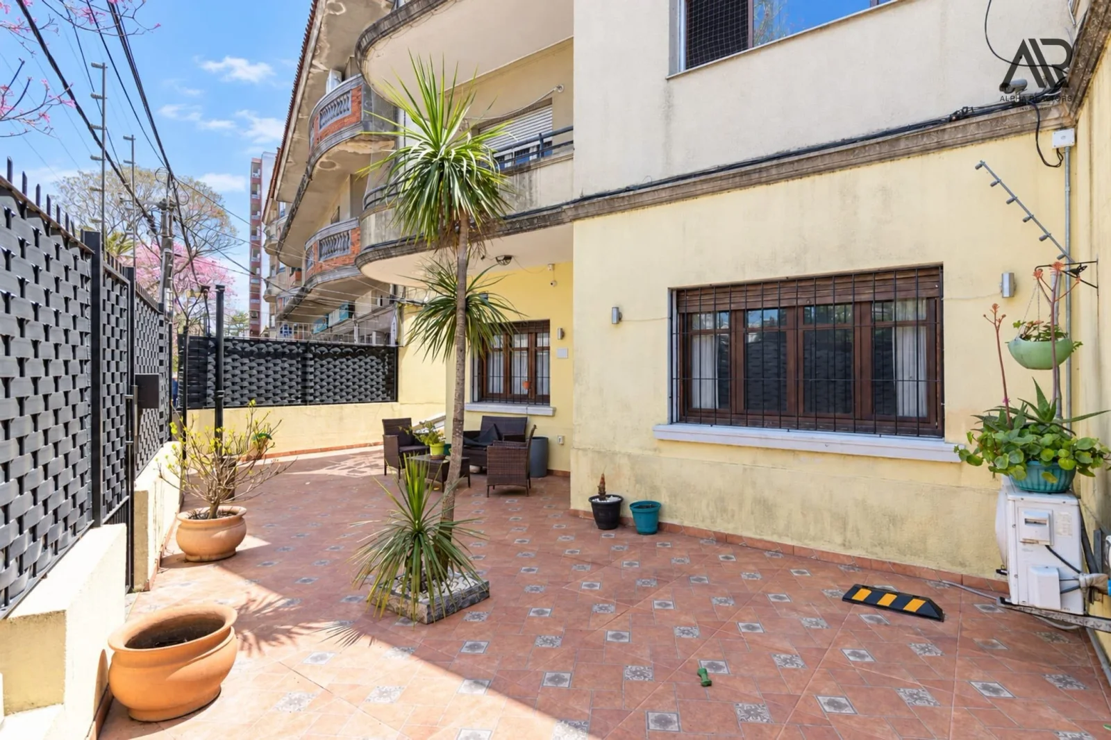 Casa en venta c/ cochera en Prado - Imagen 1