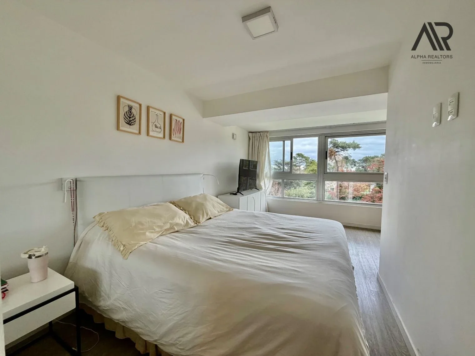 Apartamento en venta c/ cochera en Cantegril - Imagen 4