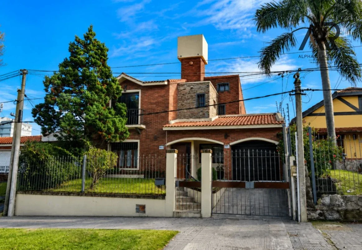 Casa en venta c/ cochera en Malvin - Imagen 1