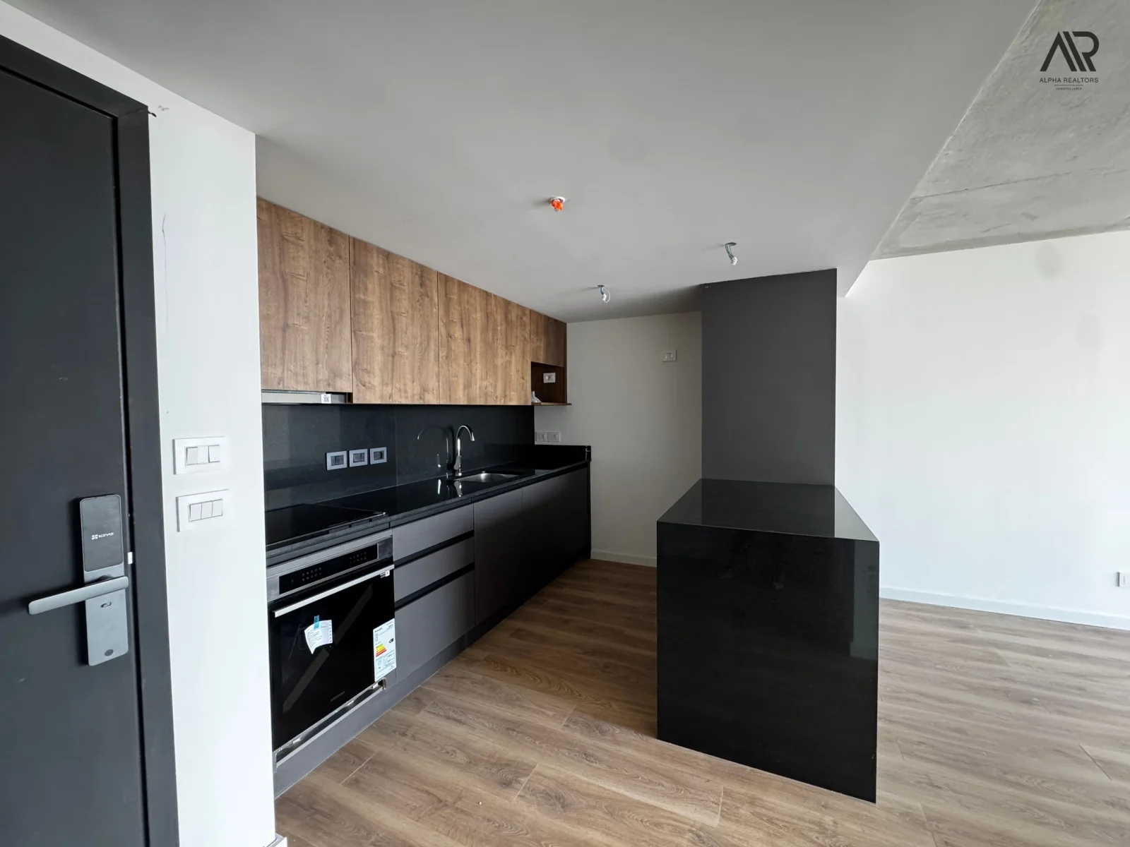 Apartamento a estrenar en venta en el solicitado edificio Torres del Este - Imagen 1