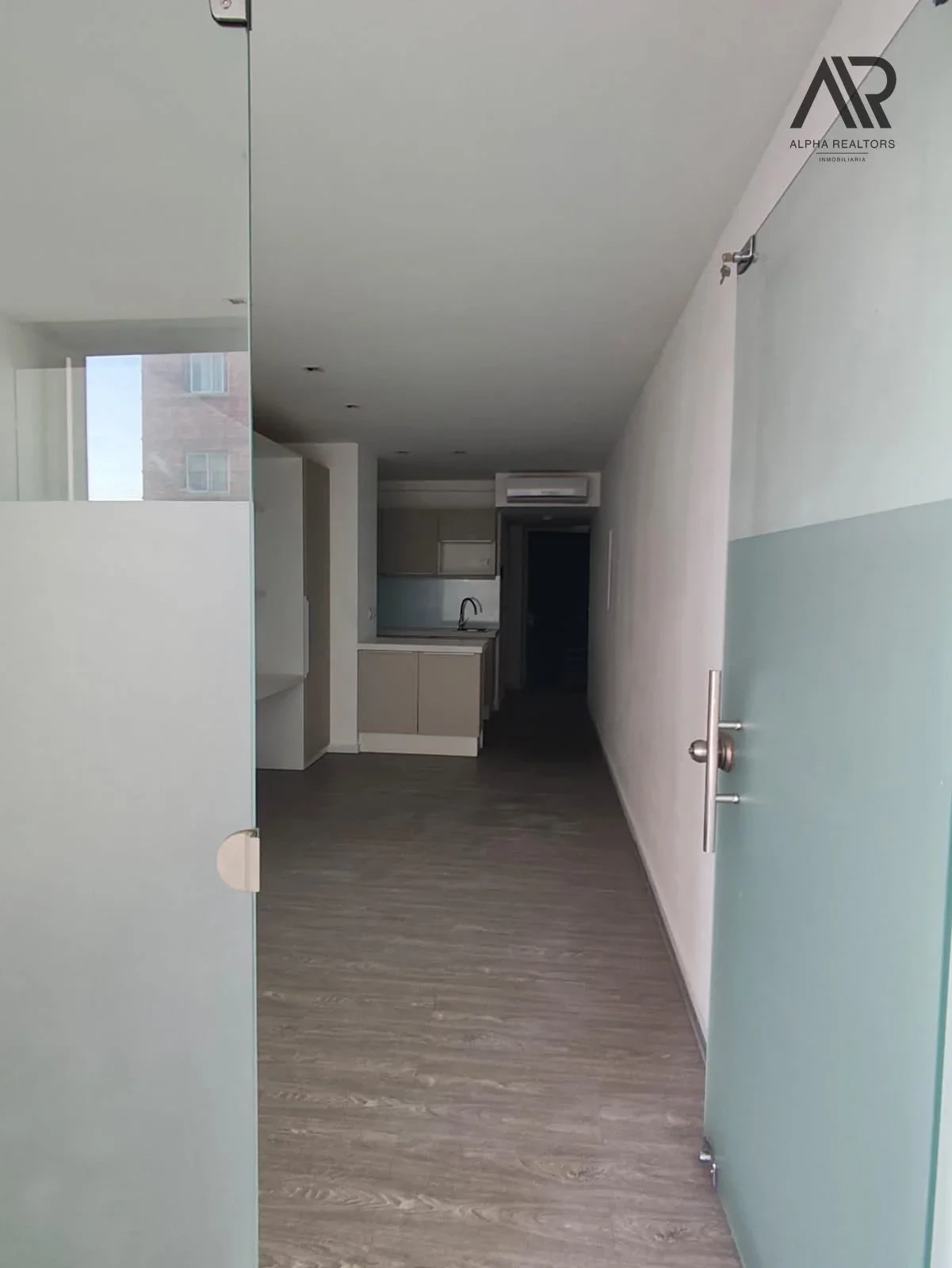 Monoambiente en alquiler en Barrio Sur, al frente, piso 6. - Imagen 4