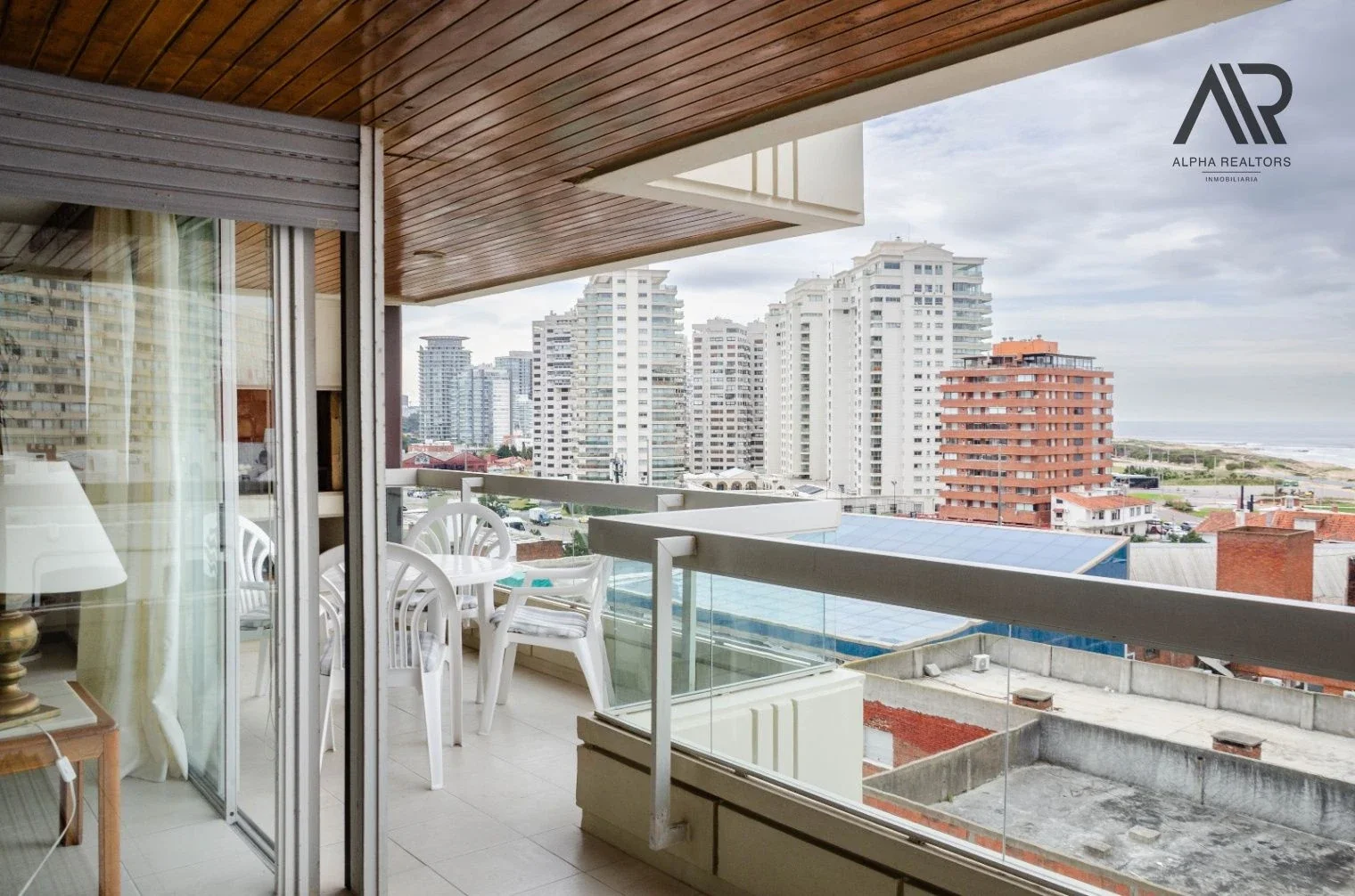 Apartamento en venta c/ cochera en Playa Mansa - Imagen 4