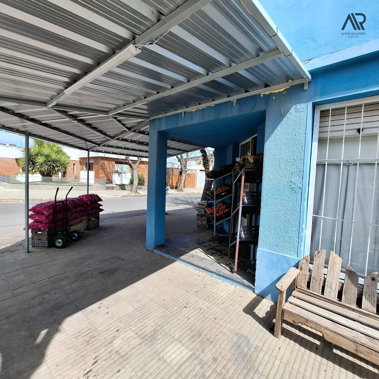 Casa en venta c/ cochera en Dolores - Soriano mas 2 locales con Renta activa - Imagen 4