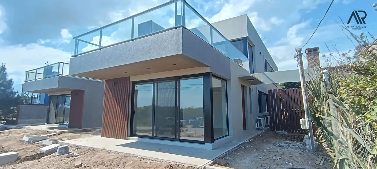 Casa en venta c/ cochera en Punta Colorada - Imagen 3