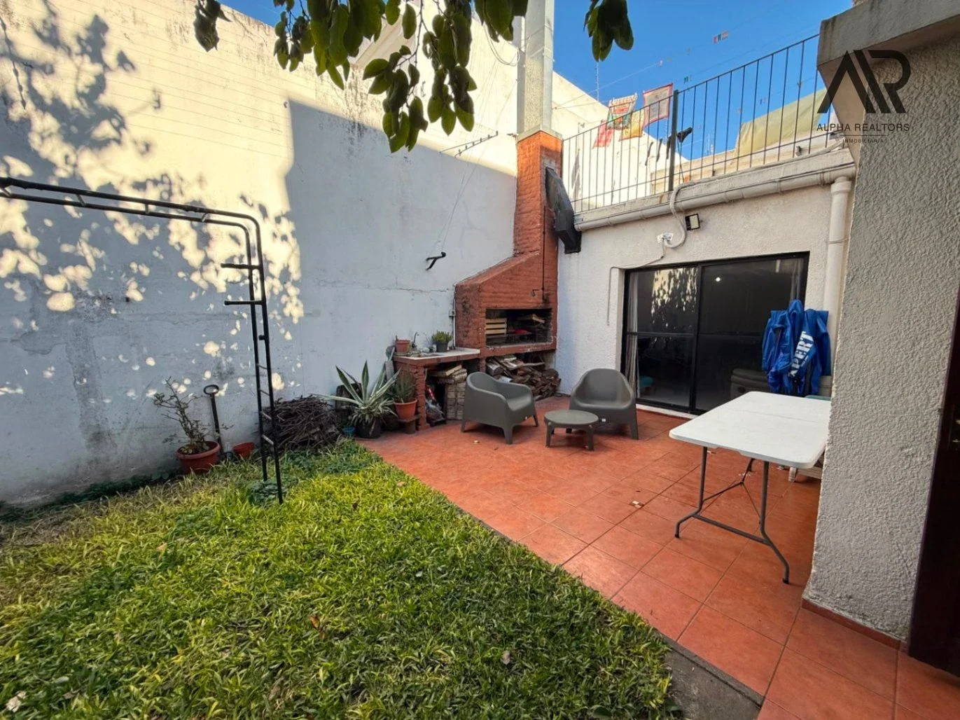 Casa en venta c/ cochera en Barrio Sur - Imagen 2