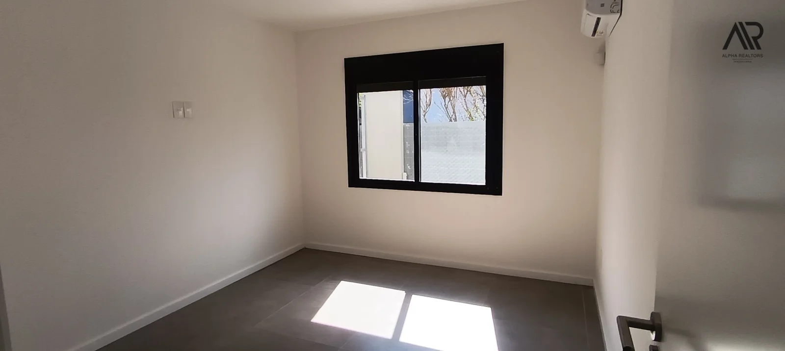 Casa en venta c/ cochera en Punta Colorada - Imagen 3