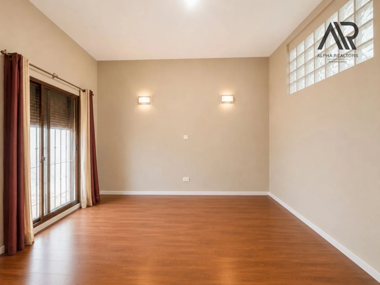 Casa en venta c/ cochera en Tres Cruces - Imagen 3