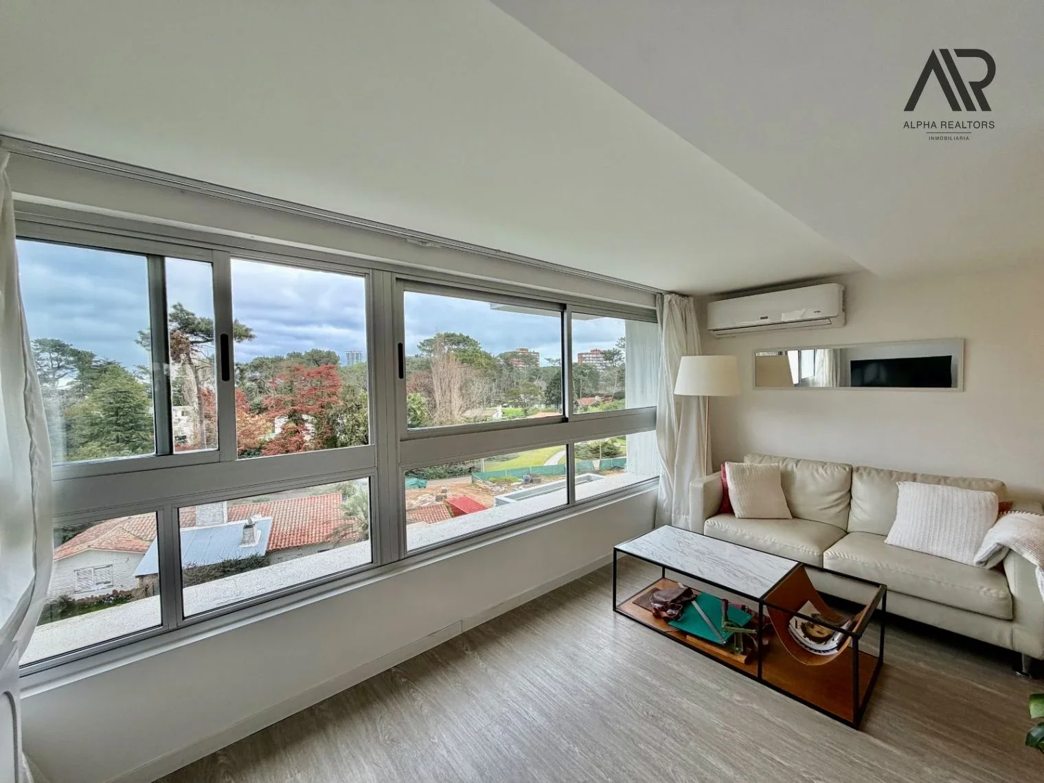 Apartamento en venta c/ cochera en Cantegril - Imagen 3