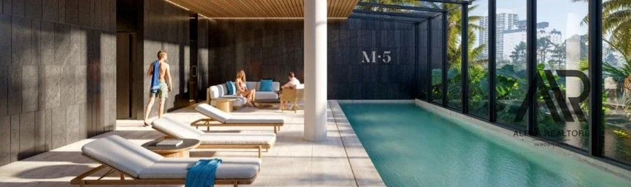 Apartamento de 2 dormitorios con terraza al frente a pasos del mar. Playa Mansa. - Imagen 2