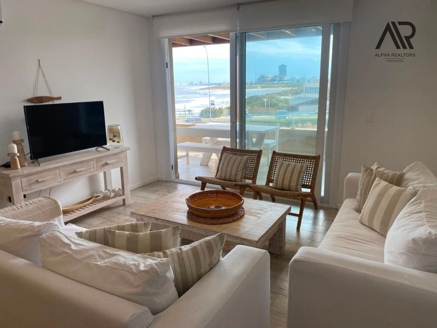 ALQUILER DE TEMPORADA APARTAMENTO c/ cochera en La Barra - Imagen 2