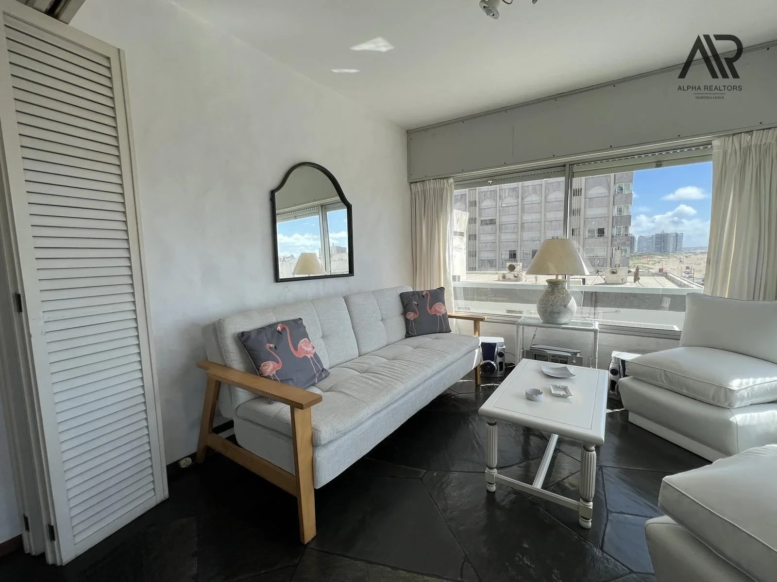 Apartamento en venta c/ cochera en Península - Imagen 1