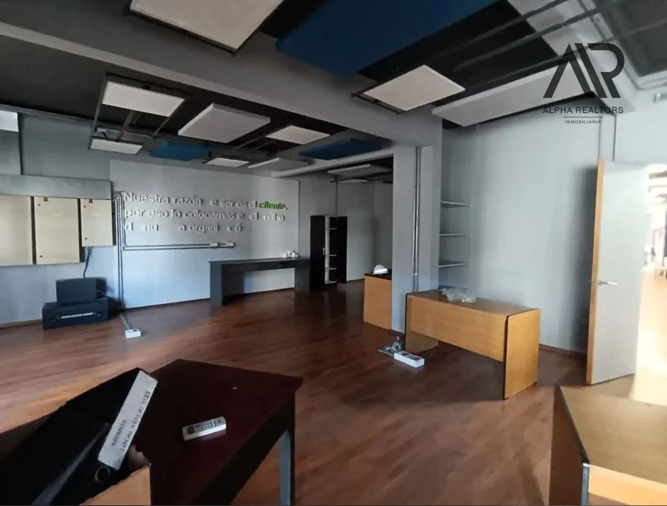 Alquiler de Local Comercial con Oficinas sobre Bulevar Artigas Acceso Vehicular - Imagen 4