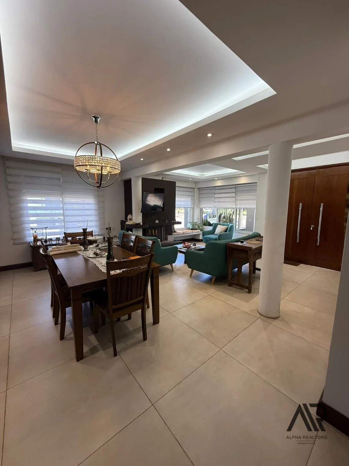 Casa en alquiler  c/ cochera en Artigas - Imagen 2