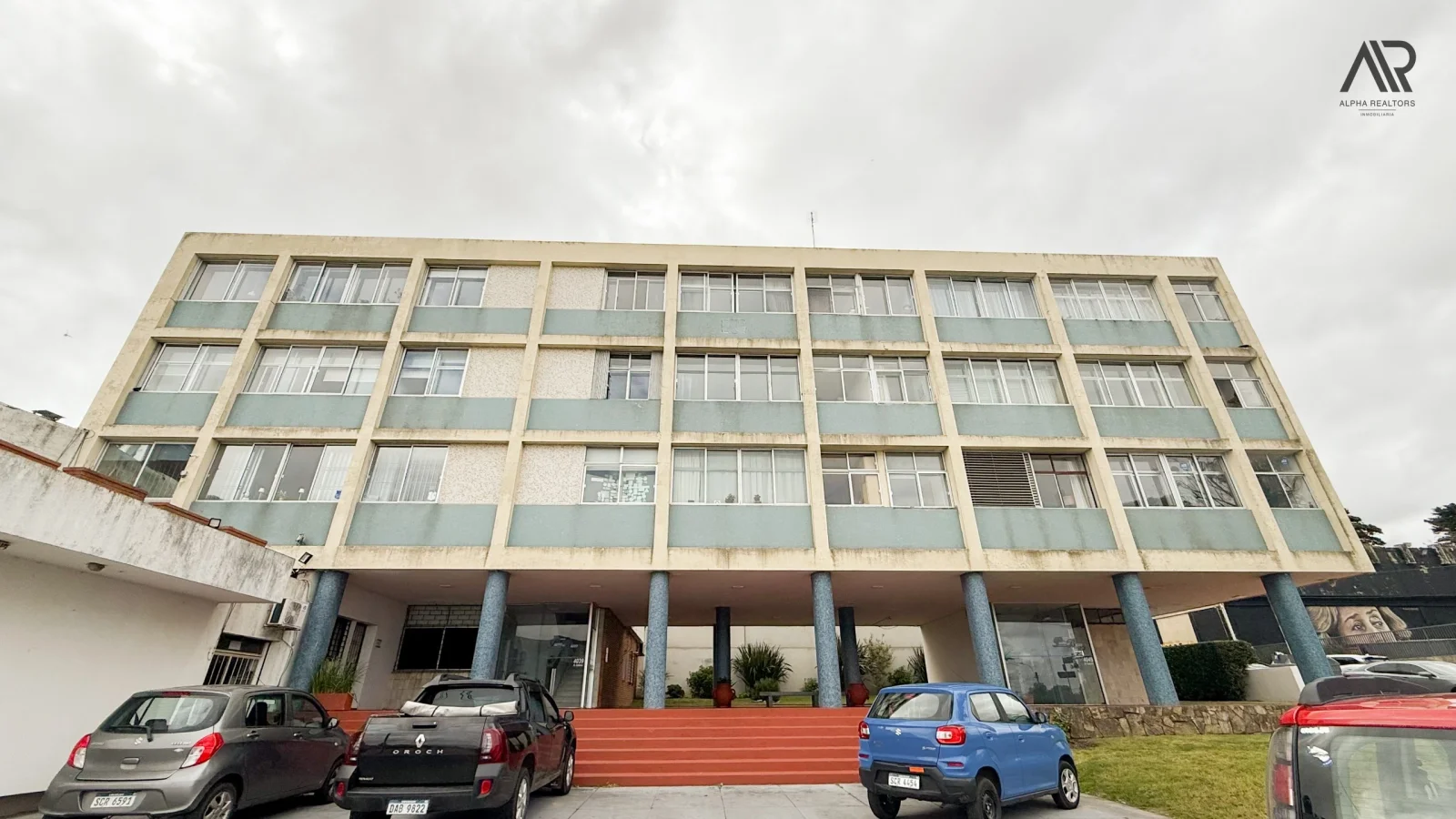 ALQUILER APARTAMENTO BUCEO RAMBLA ARMENIA TRES DORMITORIOS COCHERA ESPACIO VERDE - Imagen 1