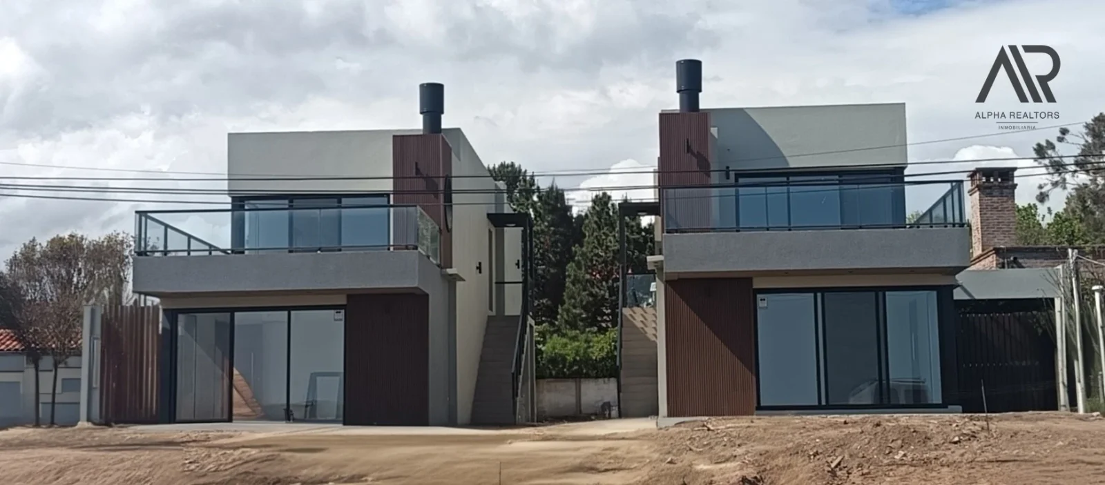 Casa en venta c/ cochera en Punta Colorada - Imagen 1