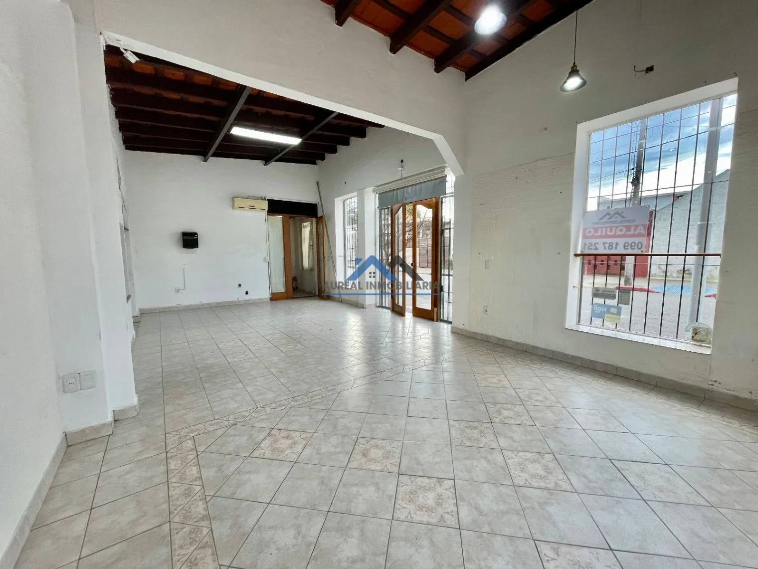 Local Comercial en alquiler ubicado en Centro - Imagen 1