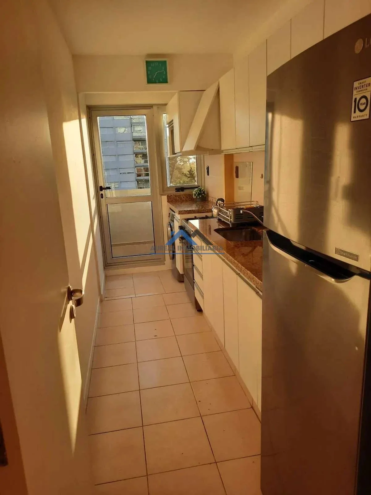 Venta Apartamento 2 dormitorios con cochera y balcón en Punta del Este - Imagen 5
