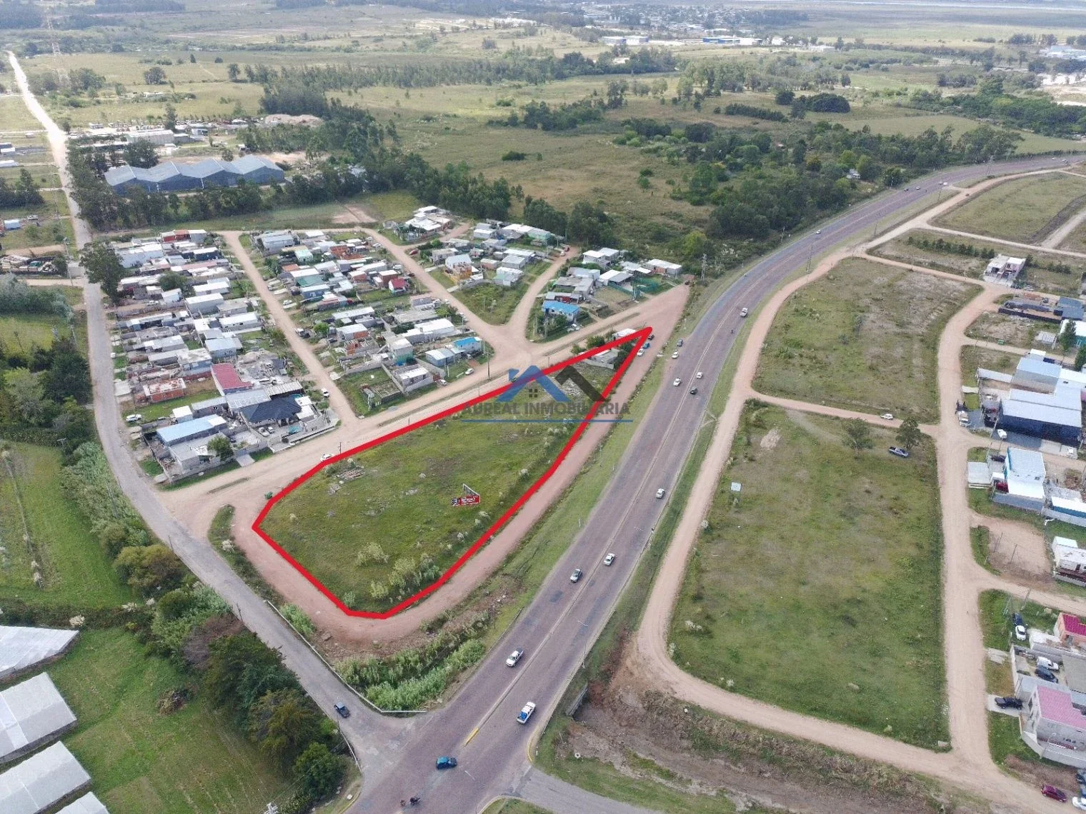 Venta terreno de 5400m2 sobre perimetral, ideal inversión en Maldonado - Imagen 1