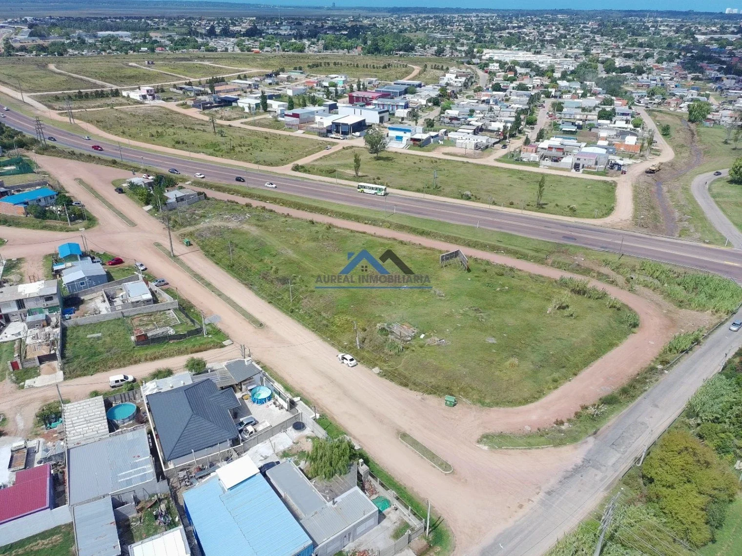 Venta terreno de 5400m2 sobre perimetral, ideal inversión en Maldonado - Imagen 2