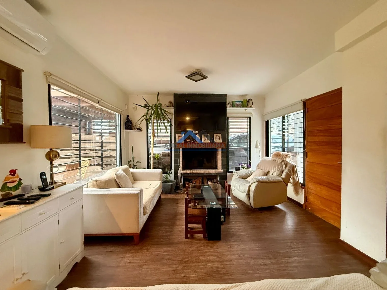 Casa en venta c/ cochera en Pinares - Imagen 1