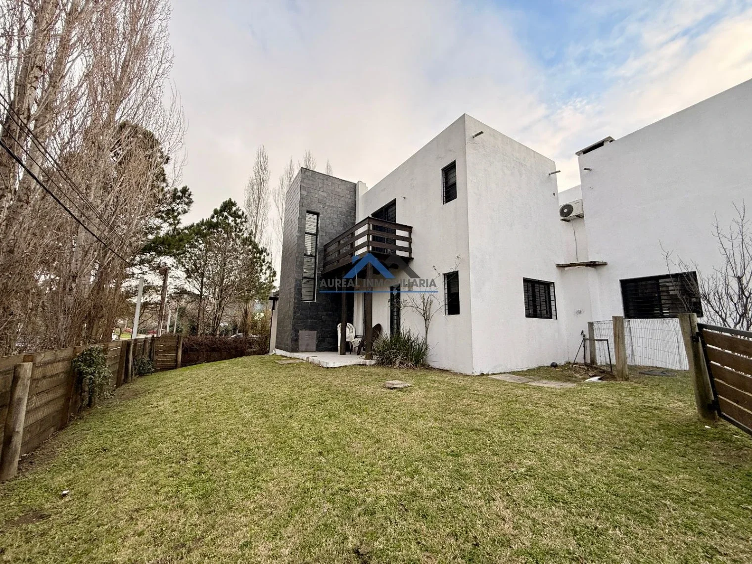 Venta Casa 3 dormitorios y 4 baños con cochera en Pinares - Maldonado - Imagen 2