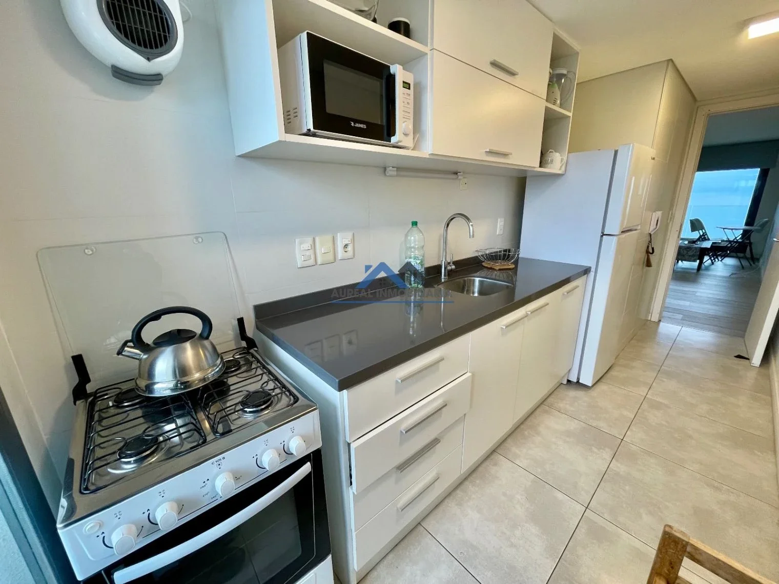 Apartamento en venta c/ cochera en Piriápolis - Imagen 3