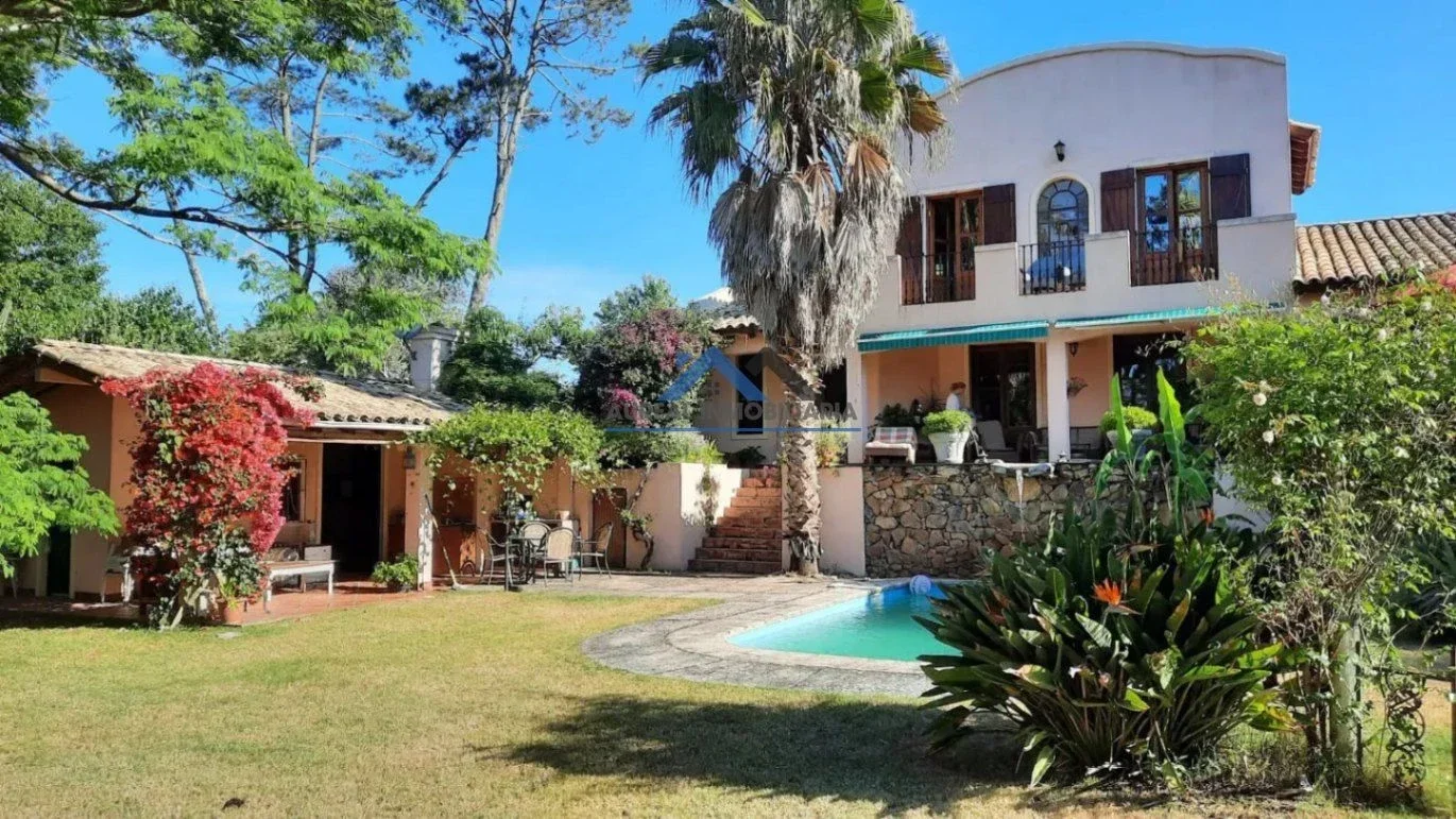 Venta Casa 5 dormitorios y 3 baños con piscina en Jardines de Cordoba - Maldonado - Imagen 3