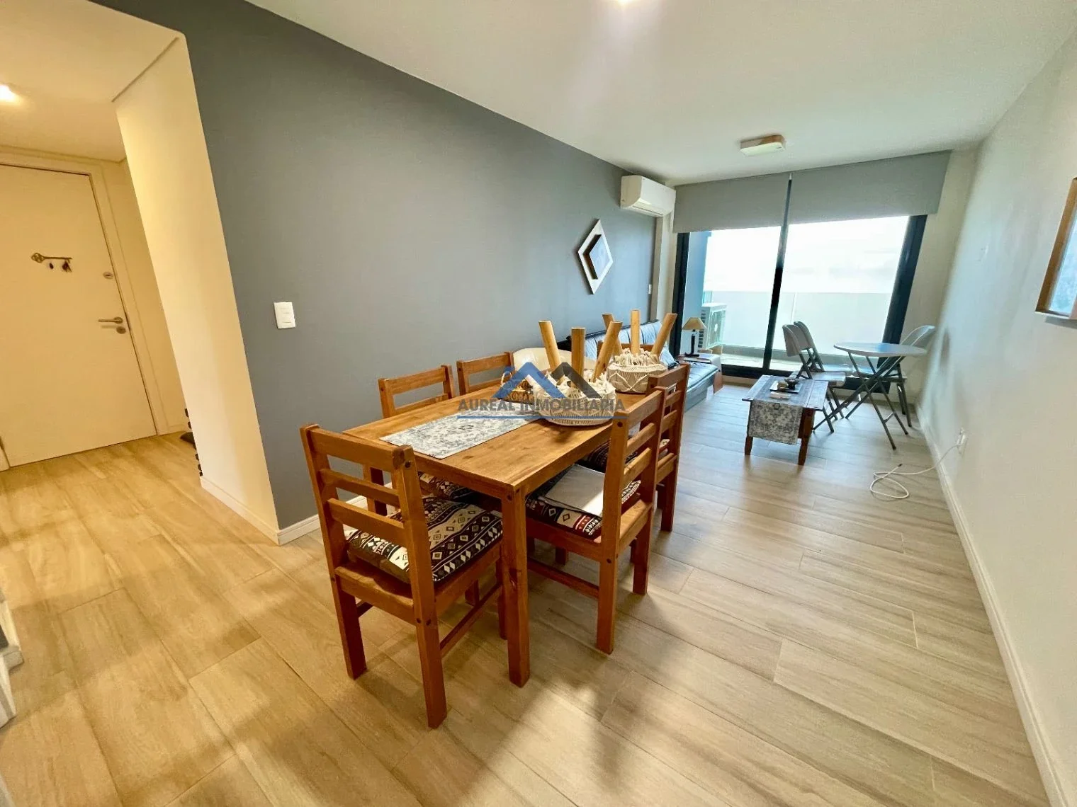 Apartamento en venta c/ cochera en Piriápolis - Imagen 1