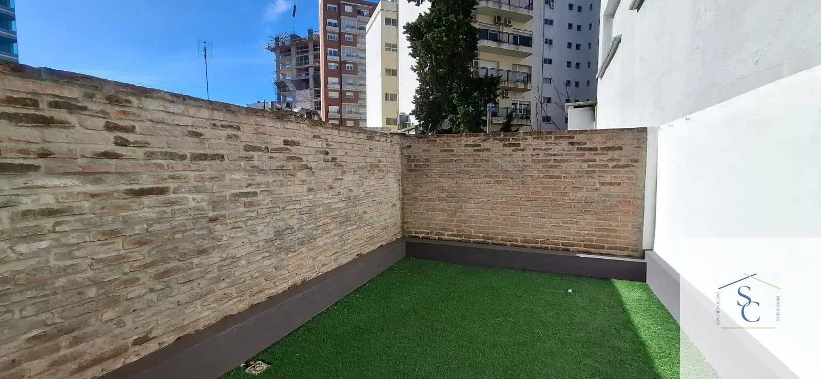 Monoambiente con amplio Patio, Cordón Sur - Imagen 4