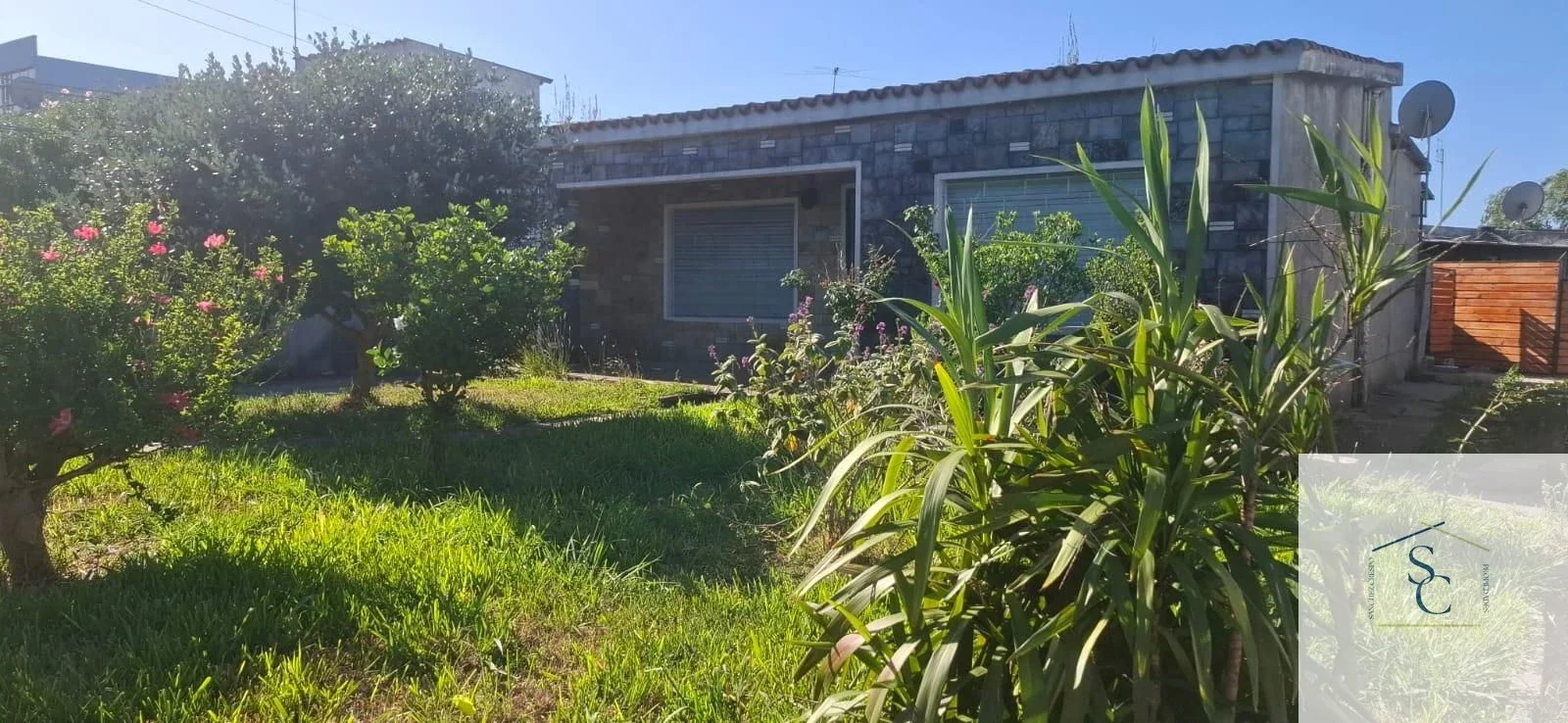 Casa en alquiler de 1 dormitorio c/ cochera en Jardines Hipódromo - Imagen 1