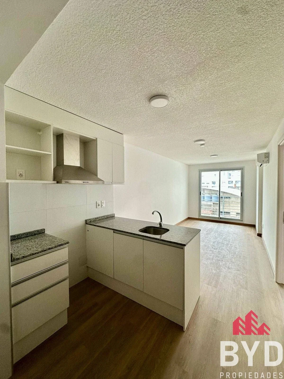 Apartamento en alquiler c/ cochera en Tres Cruces - Imagen 3