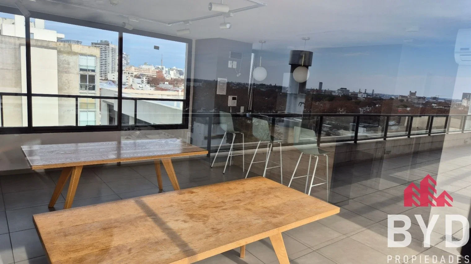 Apartamento en alquiler en Tres Cruces - Imagen 3