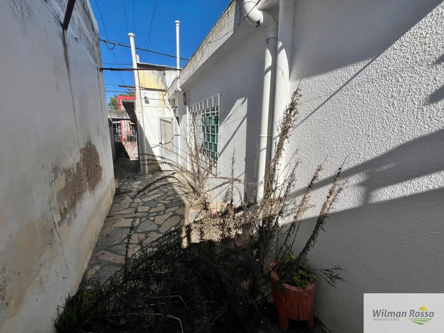 CASA CON LOCAL EN VENTA EN CIUDAD DE CANELONES - Imagen 2