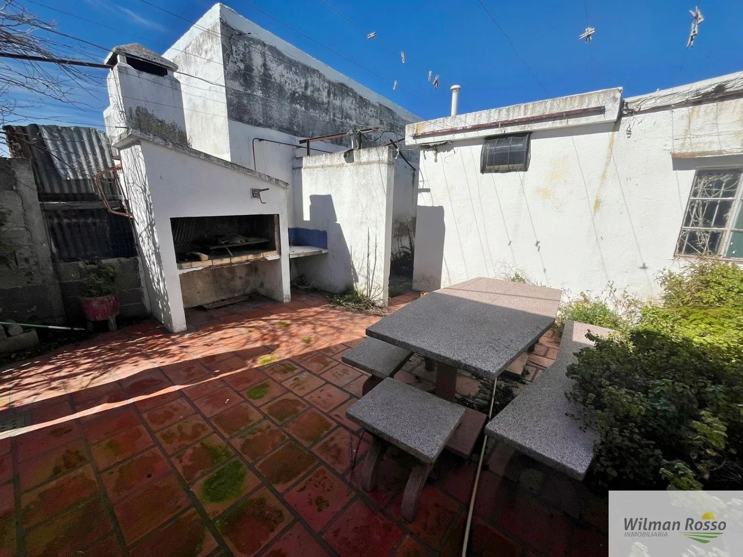 CASA CON LOCAL EN VENTA EN CIUDAD DE CANELONES - Imagen 1