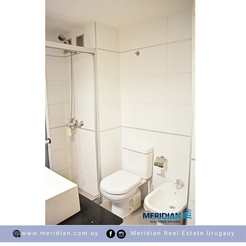 Apartamento en alquiler temporario c/ cochera en Carrasco - Imagen 4