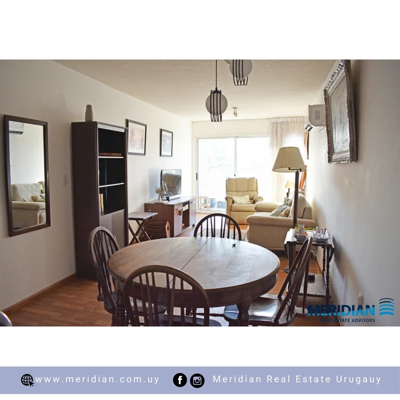 Apartamento en alquiler temporario c/ cochera en Carrasco - Imagen 2