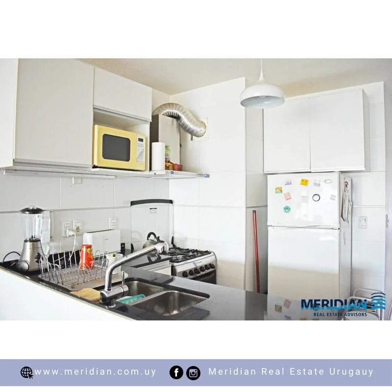 Apartamento en alquiler temporario c/ cochera en Carrasco - Imagen 3