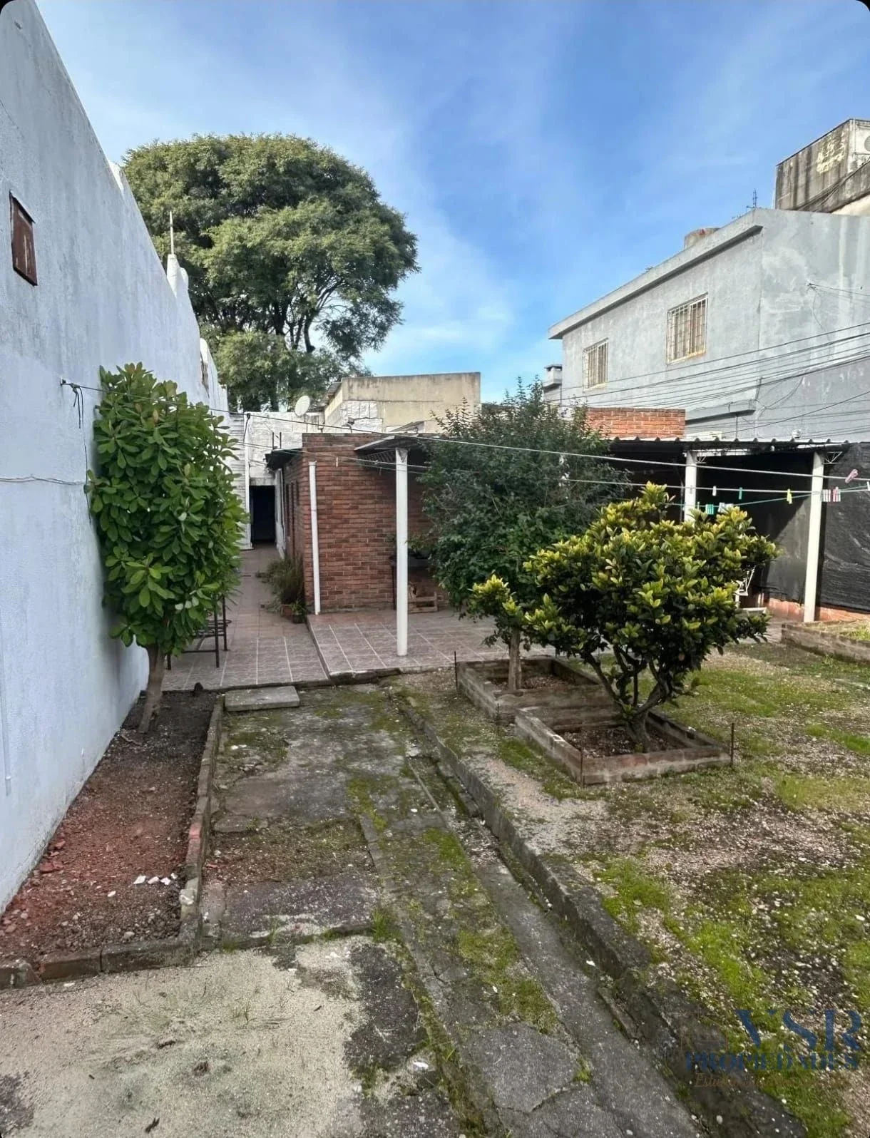 Venta Casa 3D + apartamento, galpón y amplio fondo, c/cochera en Brazo Oriental - Imagen 4