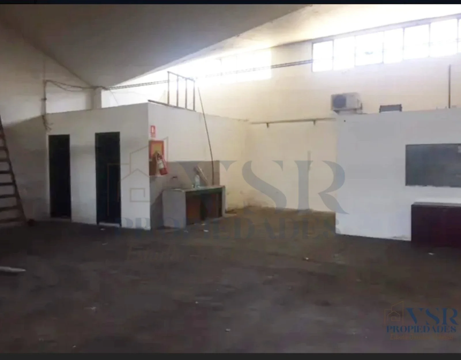 Alquiler depósito/bodega 500m2 Brazo Oriental, varios rubros, libre de columnas - Imagen 2